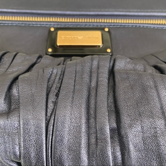 NEW ⬇️ 💲- PERFECT authentic Emporio Armani clutch - Picture 3 of 5